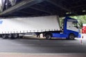 LKW blieb unter Bruecke haengen Koeln Ehrenfeld Innere Kanalstr Hornstr P288